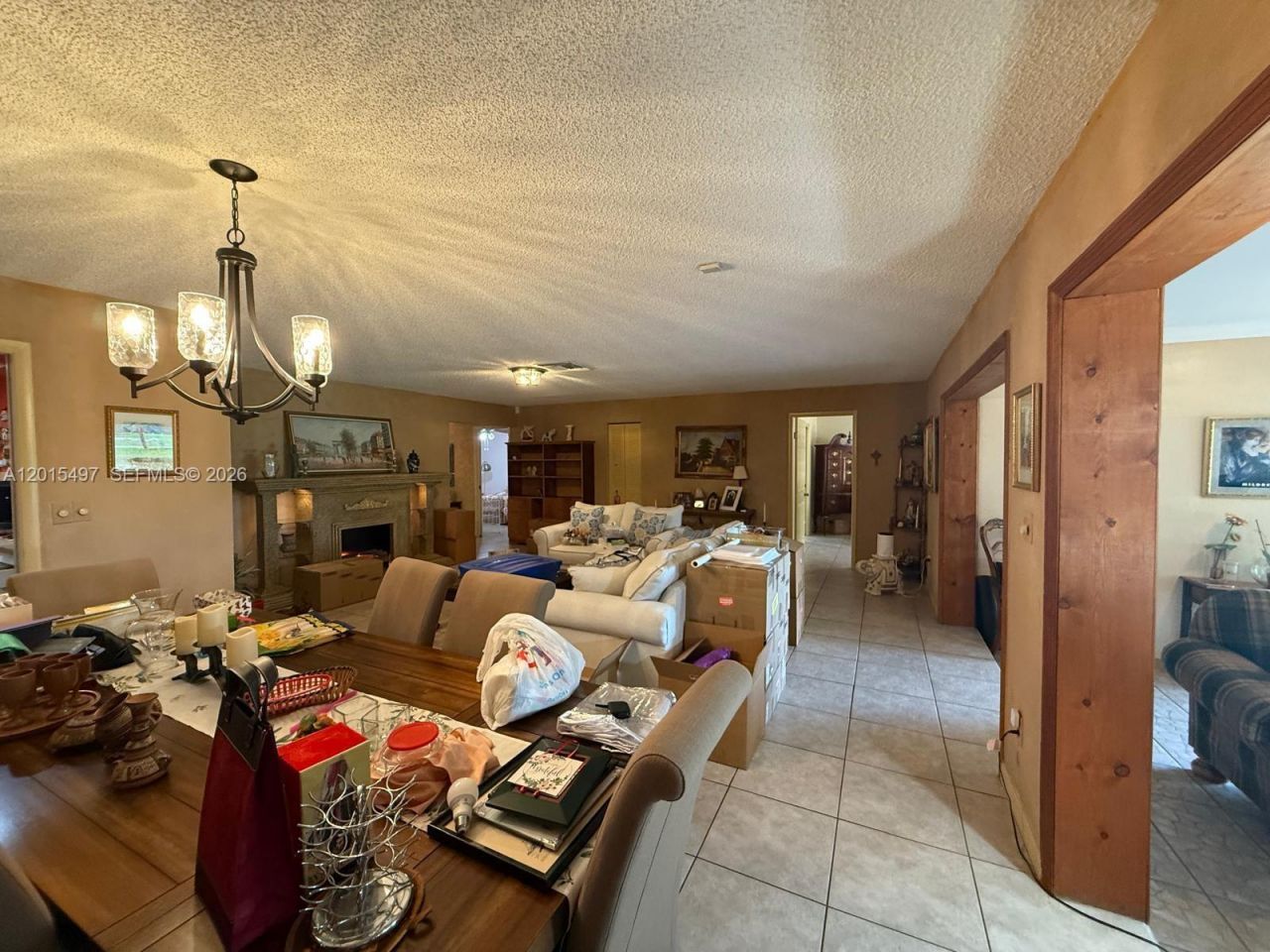 19300 W Lake Dr, Hialeah, FL 33015 Photo