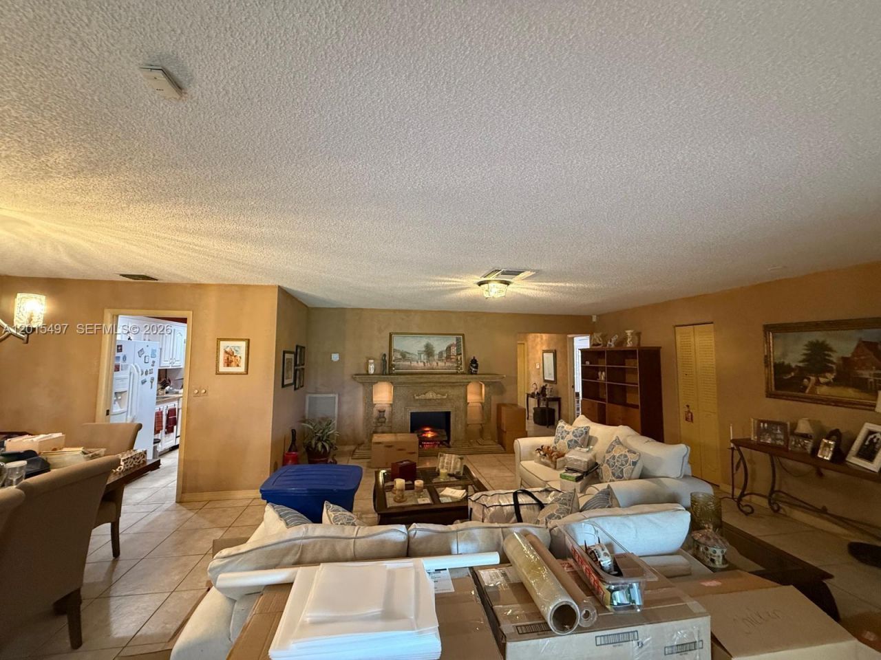 19300 W Lake Dr, Hialeah, FL 33015 Photo