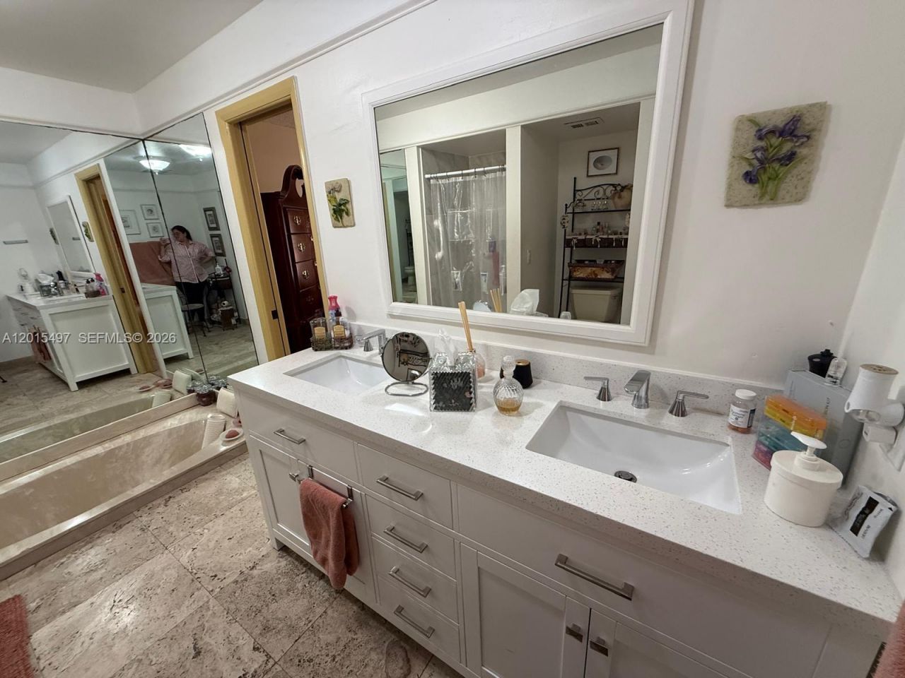 19300 W Lake Dr, Hialeah, FL 33015 Photo