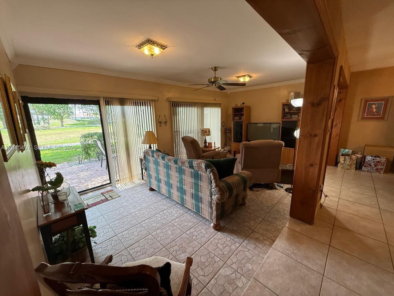 19300 W Lake Dr, Hialeah, FL 33015 Photo