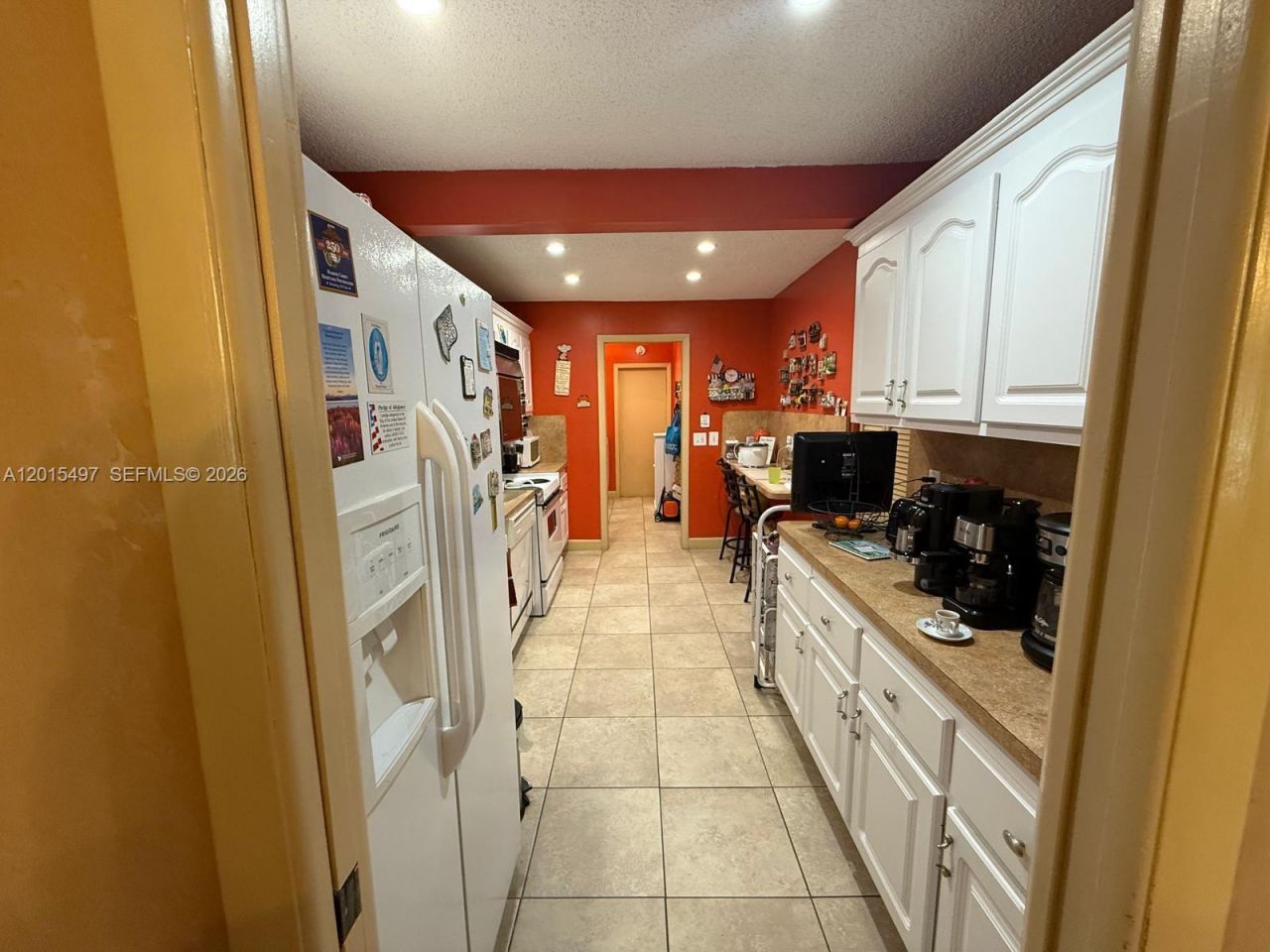 19300 W Lake Dr, Hialeah, FL 33015 Photo