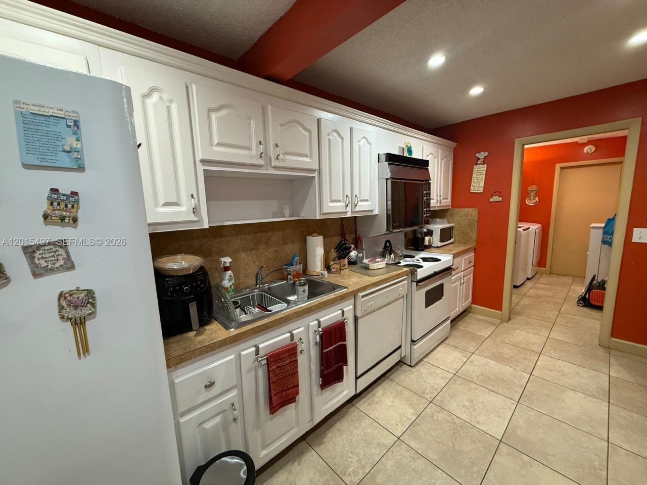 19300 W Lake Dr, Hialeah, FL 33015 Photo