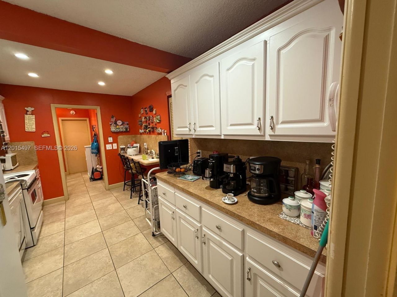 19300 W Lake Dr, Hialeah, FL 33015 Photo