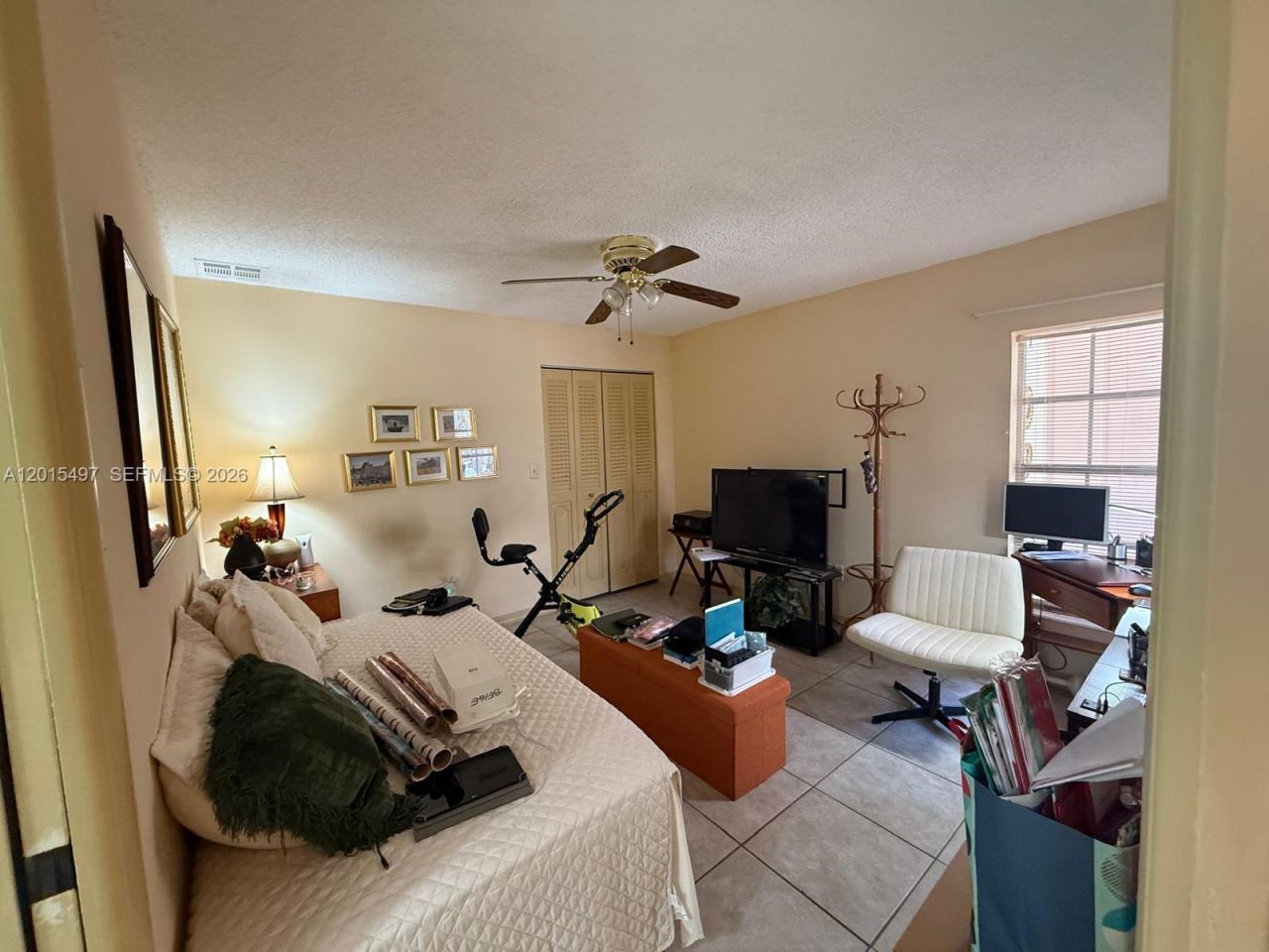 19300 W Lake Dr, Hialeah, FL 33015 Photo