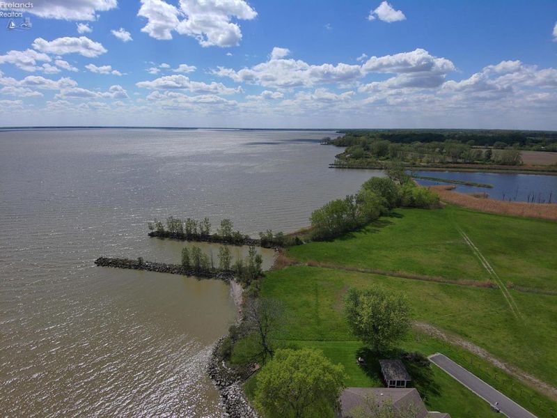 2426 E Schiewe Road, Port Clinton, OH 43452 Photo 3