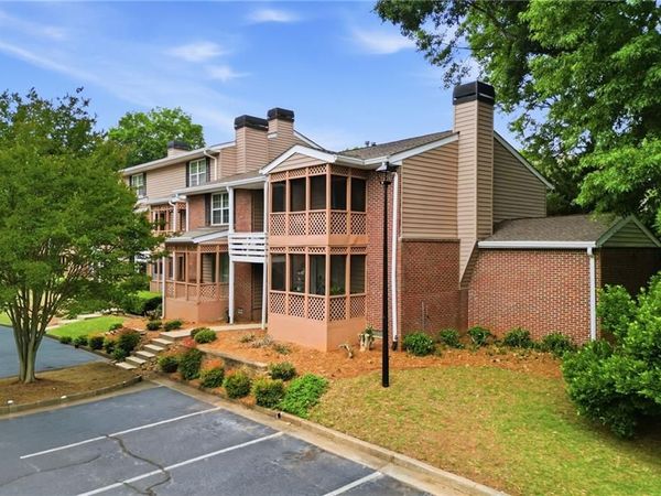 270 Quail Run , Roswell, GA 30076