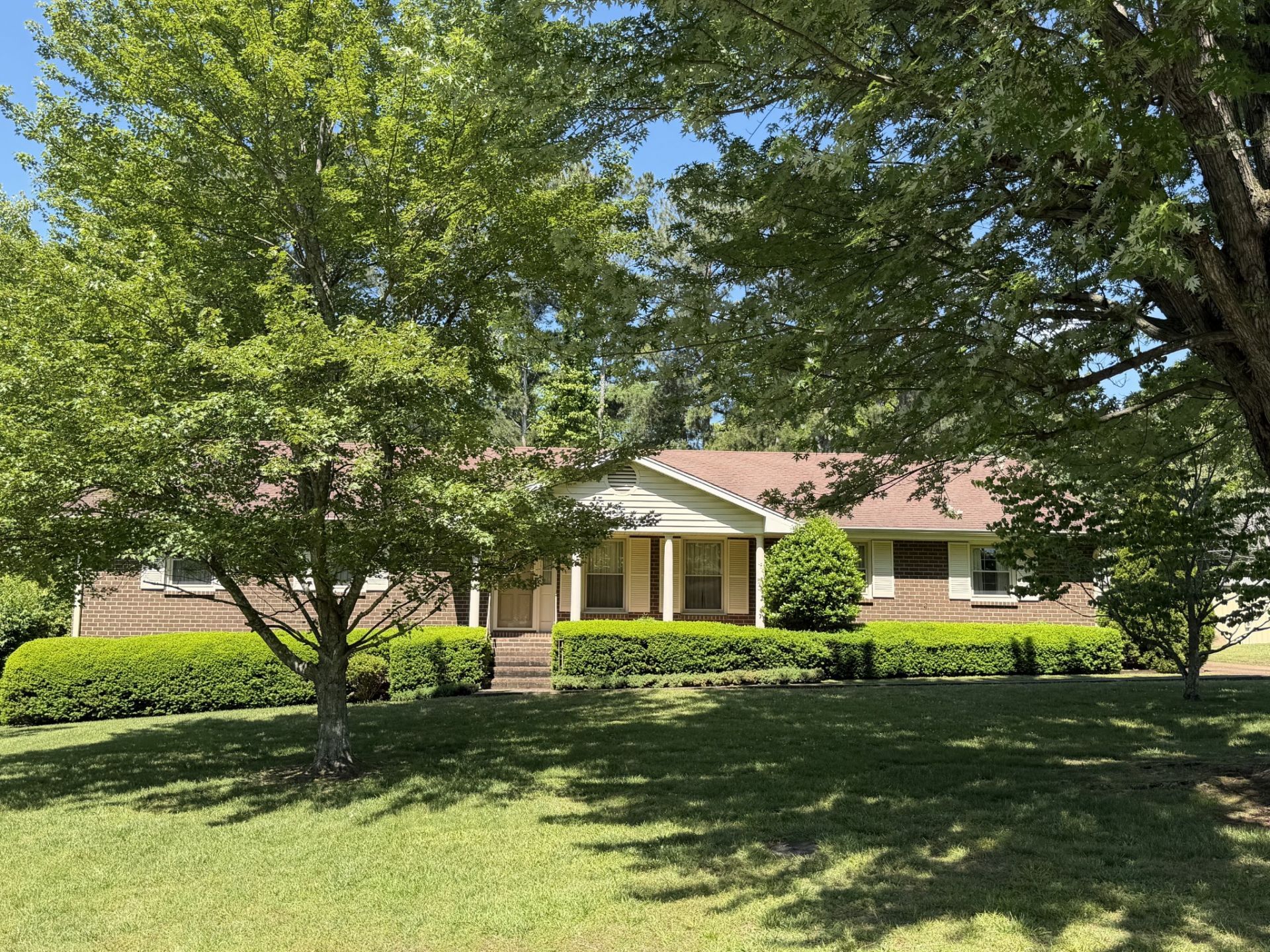 125 Sam Davis Dr, Springfield, TN 37172 Main Photo