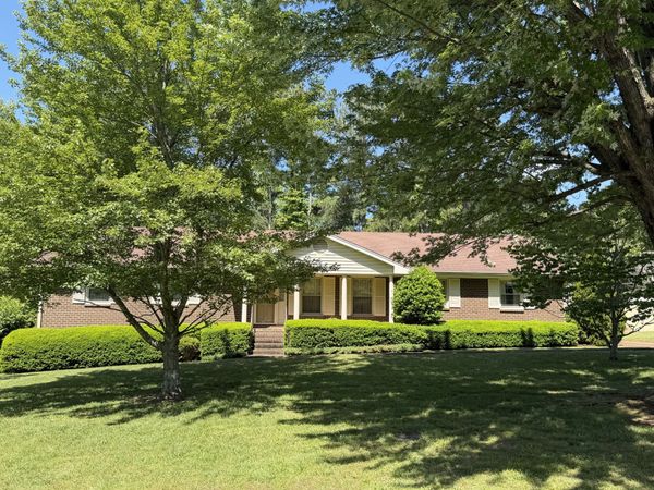 125 Sam Davis Dr, Springfield, TN 37172