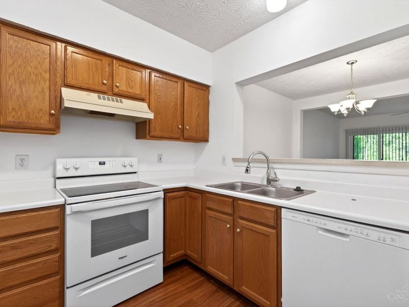 200 Gateway Drive, Unit H, Milford, OH 45150 Photo 6