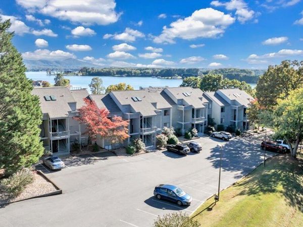 120 Sailors Cove DR, UNIT 1308, Moneta, VA 24121