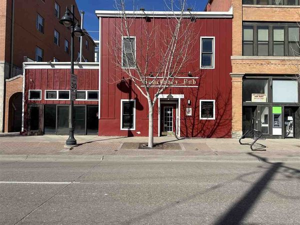 405 S Gilbert St, Iowa City, IA 52240