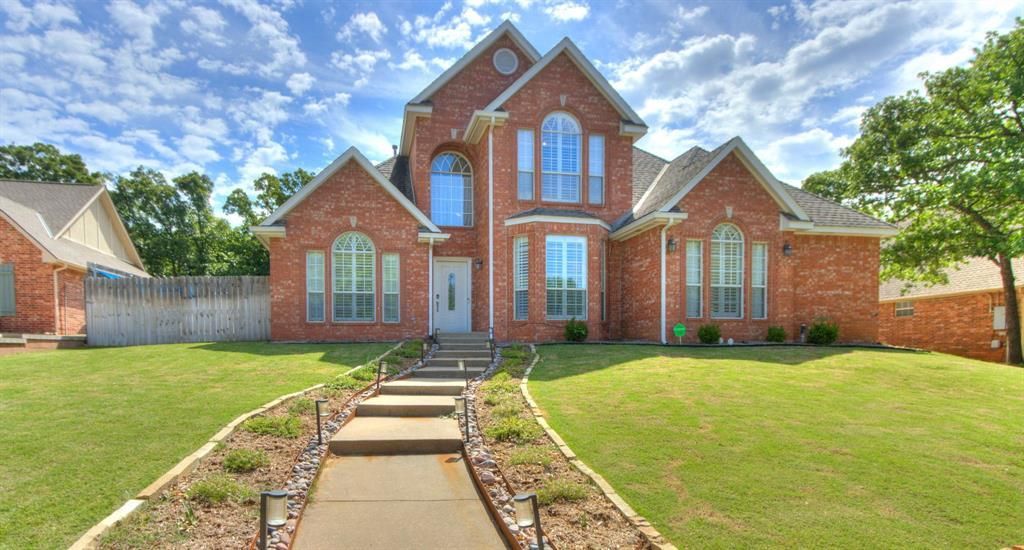 300 Hamptonridge Road, Edmond, OK 73034 Main Photo