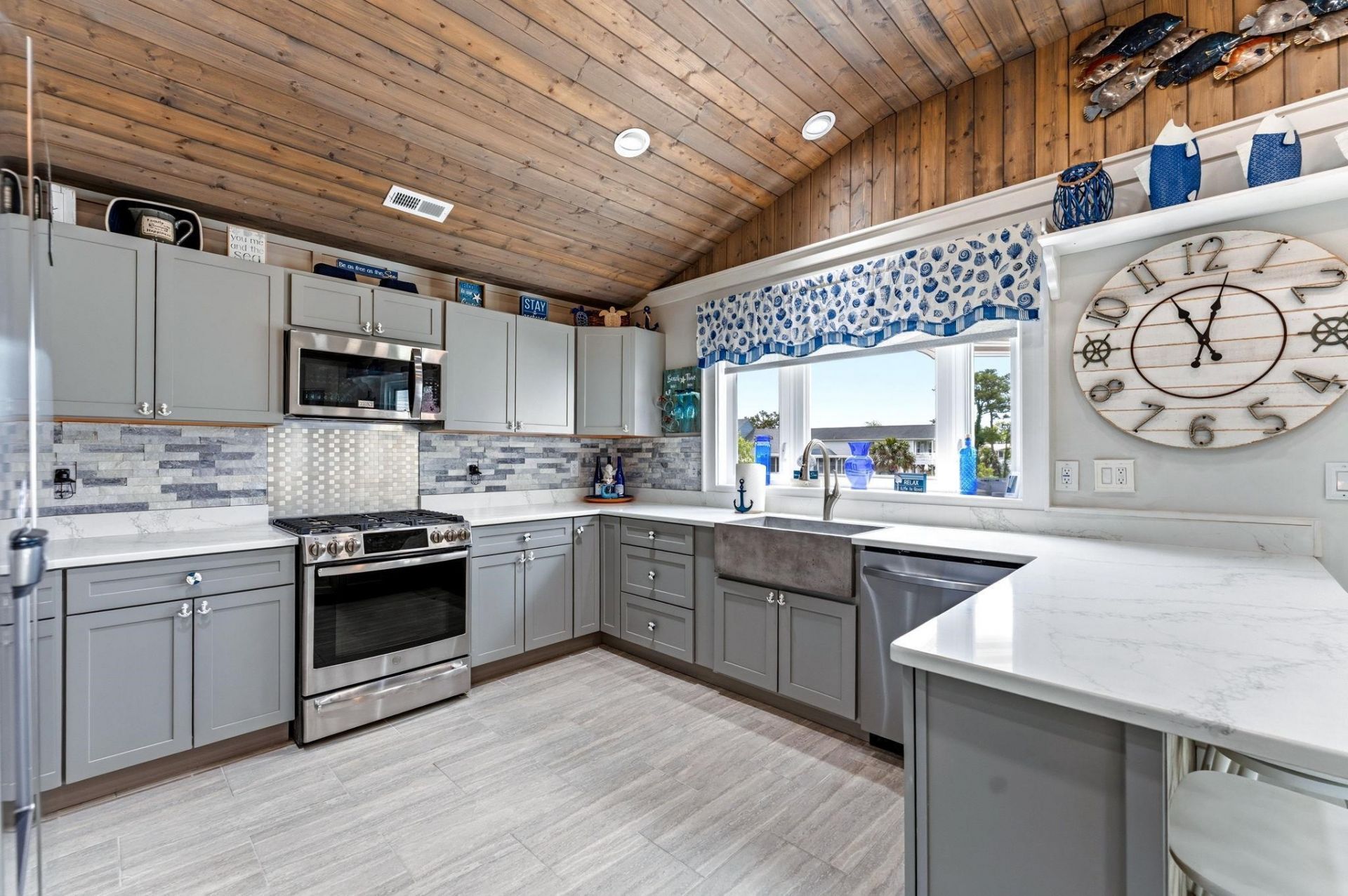 2204 Chestnut St.  Photo 11