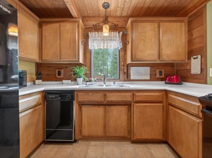 7266 Highway 147, Lake Almanor, CA 00000 Photo