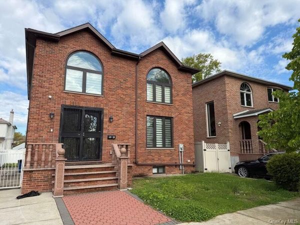 4920 167th Street , Fresh Meadows, NY 11365