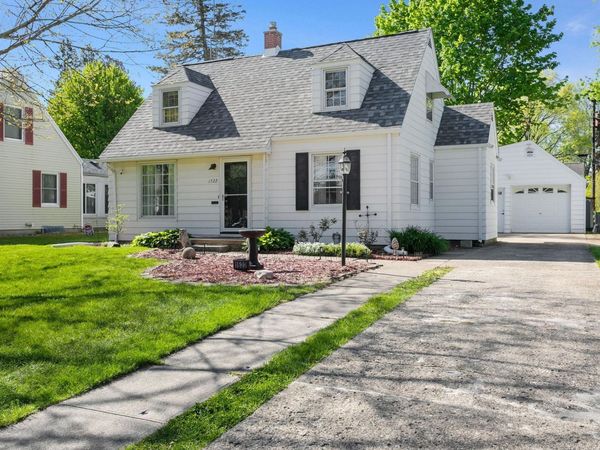 1522 E Ewing Avenue, South Bend, IN 46613