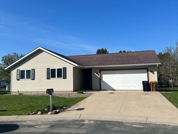 100 Capelle Street , Spring Valley, MN 55975