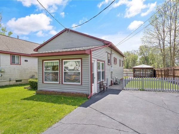 3362- 3363 Hayes Road , Baldwinsville, NY 13027