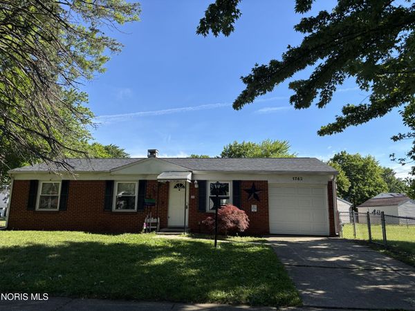 1742 E Benwick Road, Toledo, OH 43613