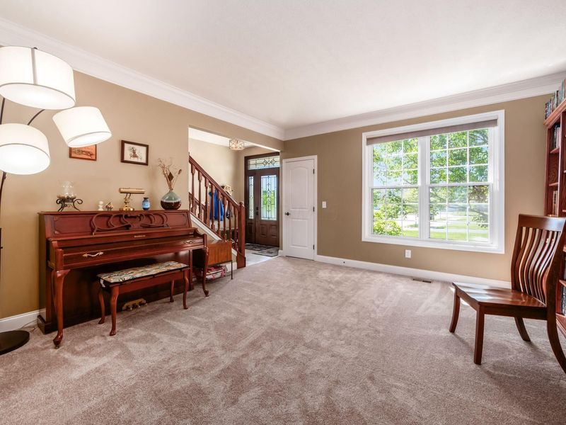 6074 Baumeister Drive, Hilliard, OH 43026 Photo 4