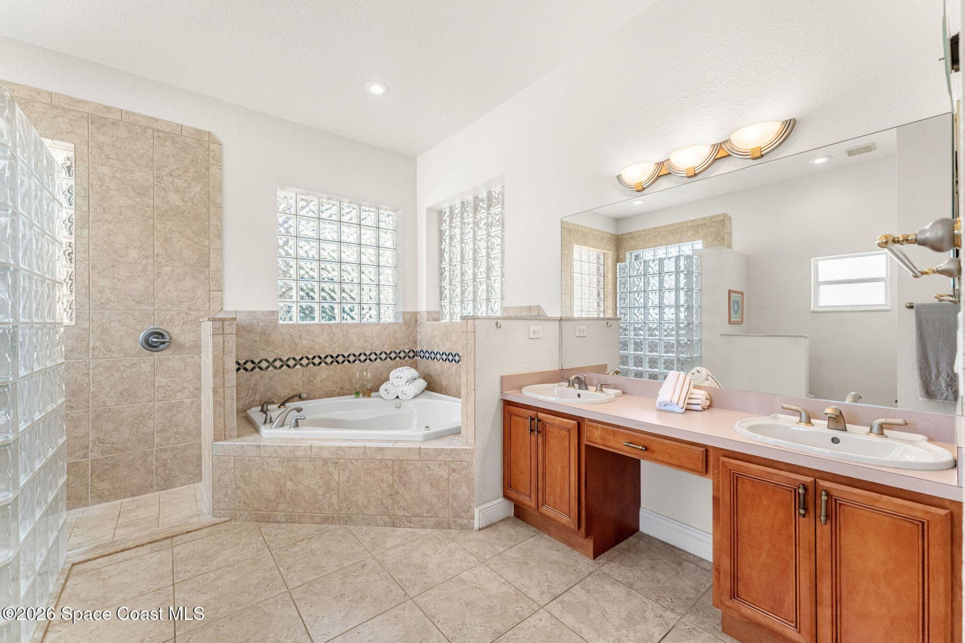 122 Windward Way , Indian Harbor Beach, FL 32937 Photo