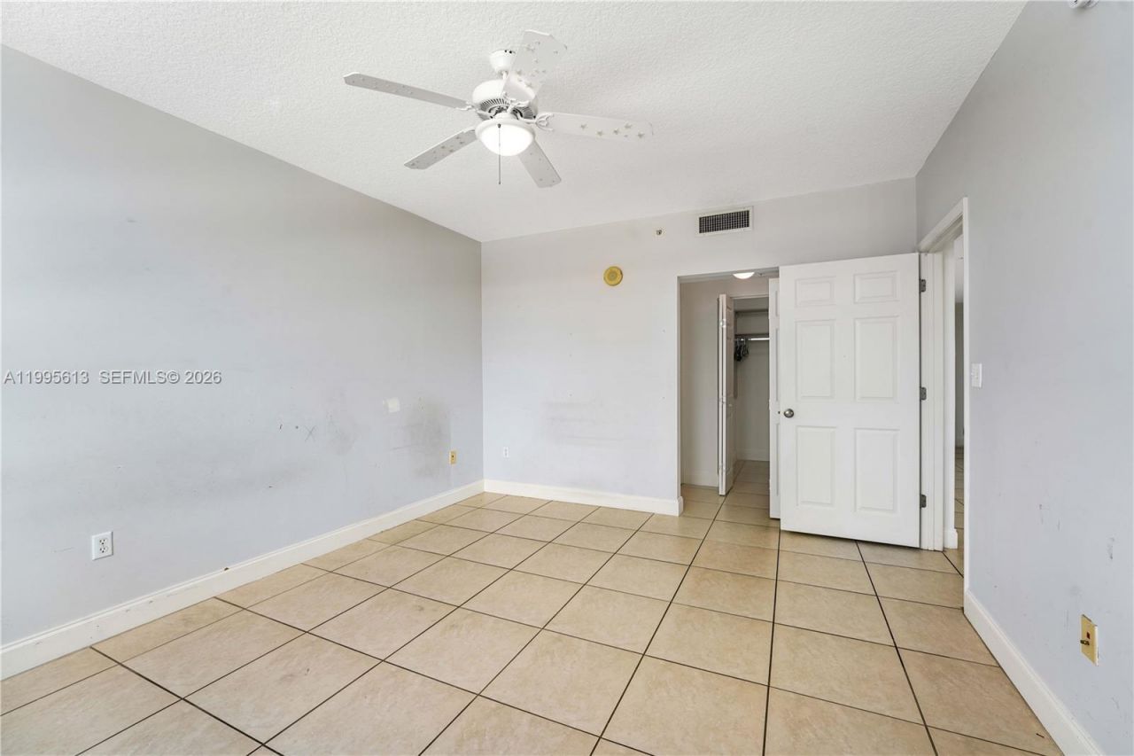 2000 N Bayshore Dr , Unit 702, Miami, FL 33137 Photo