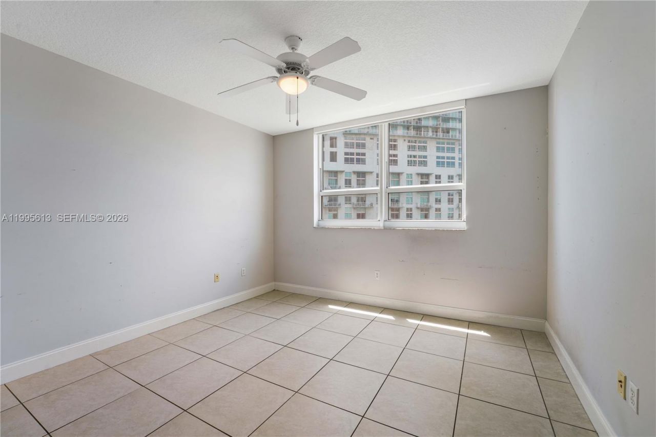 2000 N Bayshore Dr , Unit 702, Miami, FL 33137 Photo