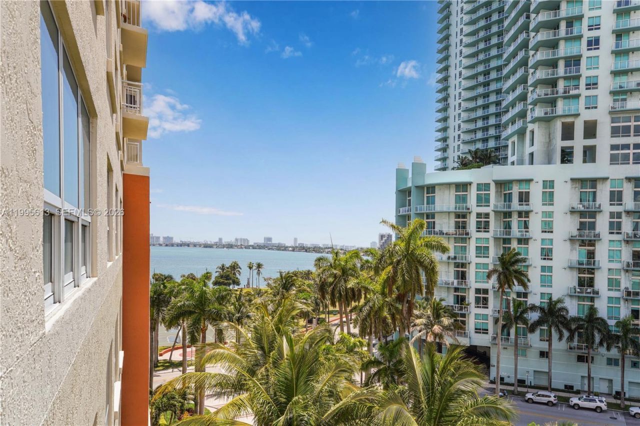 2000 N Bayshore Dr , Unit 702, Miami, FL 33137 Photo