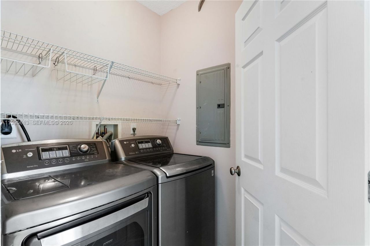 2000 N Bayshore Dr , Unit 702, Miami, FL 33137 Photo