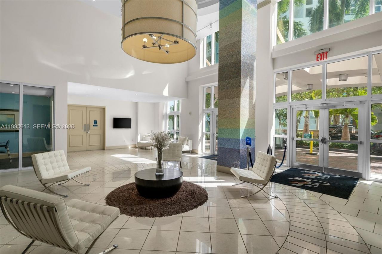 2000 N Bayshore Dr , Unit 702, Miami, FL 33137 Photo