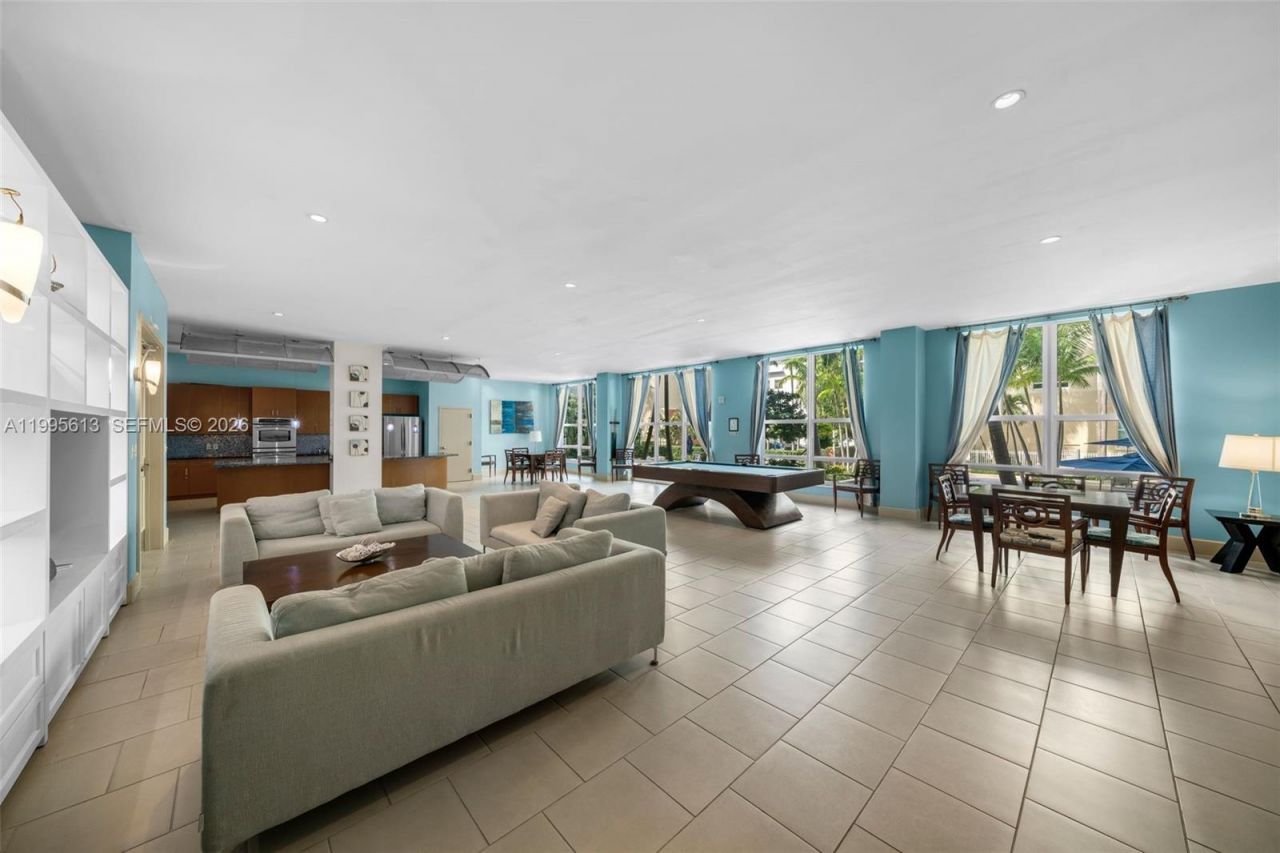 2000 N Bayshore Dr , Unit 702, Miami, FL 33137 Photo