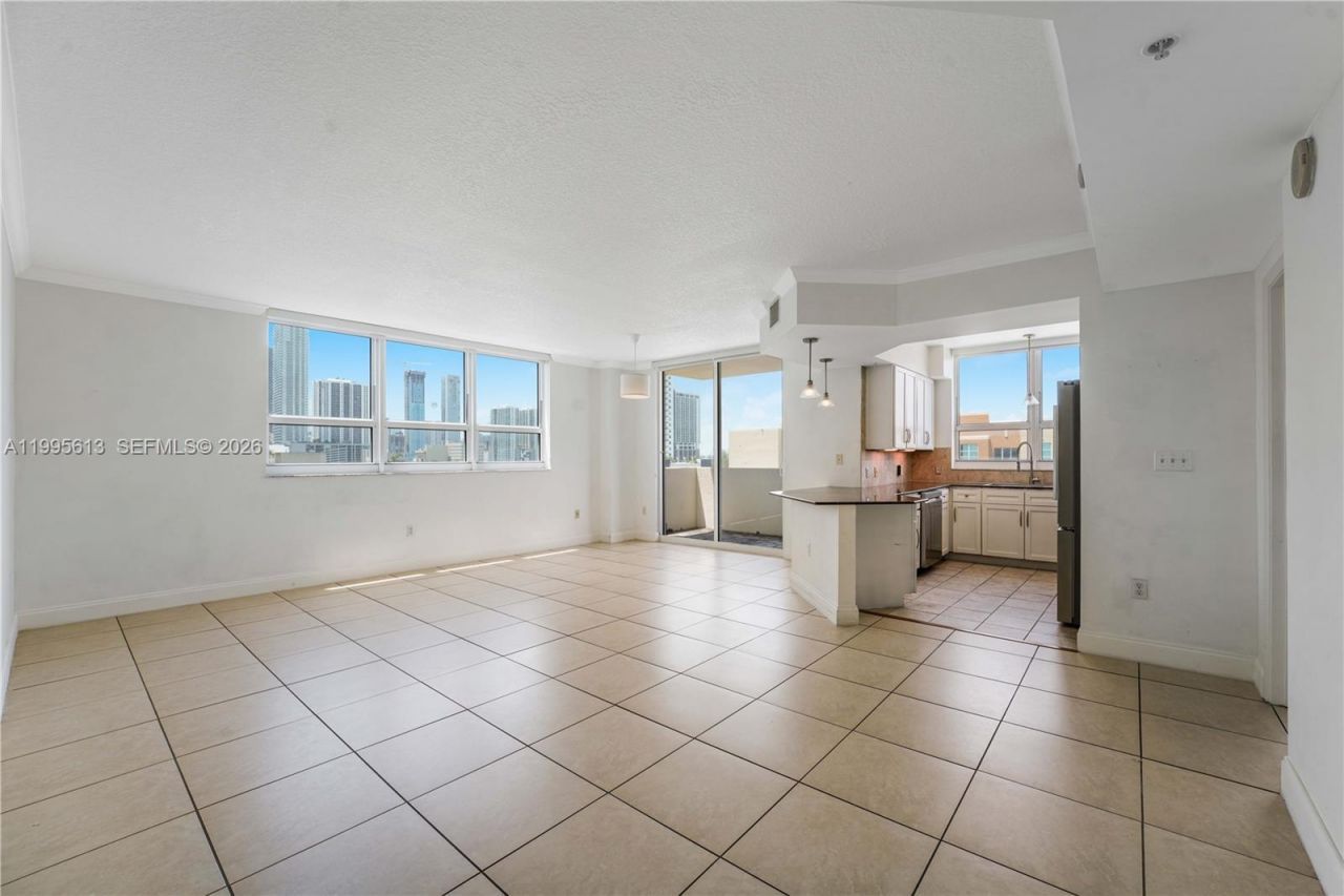 2000 N Bayshore Dr , Unit 702, Miami, FL 33137 Photo