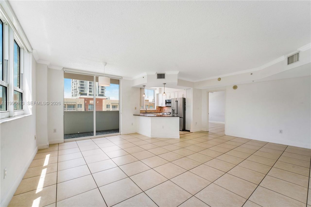 2000 N Bayshore Dr , Unit 702, Miami, FL 33137 Photo
