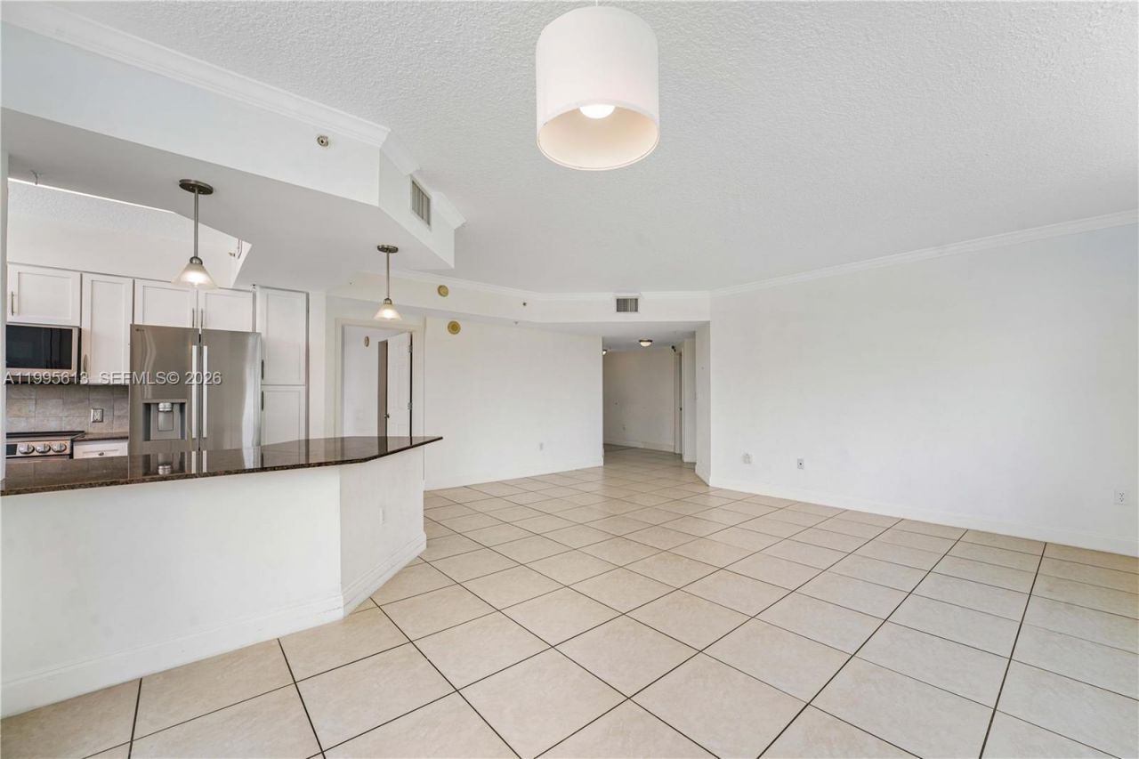 2000 N Bayshore Dr , Unit 702, Miami, FL 33137 Photo
