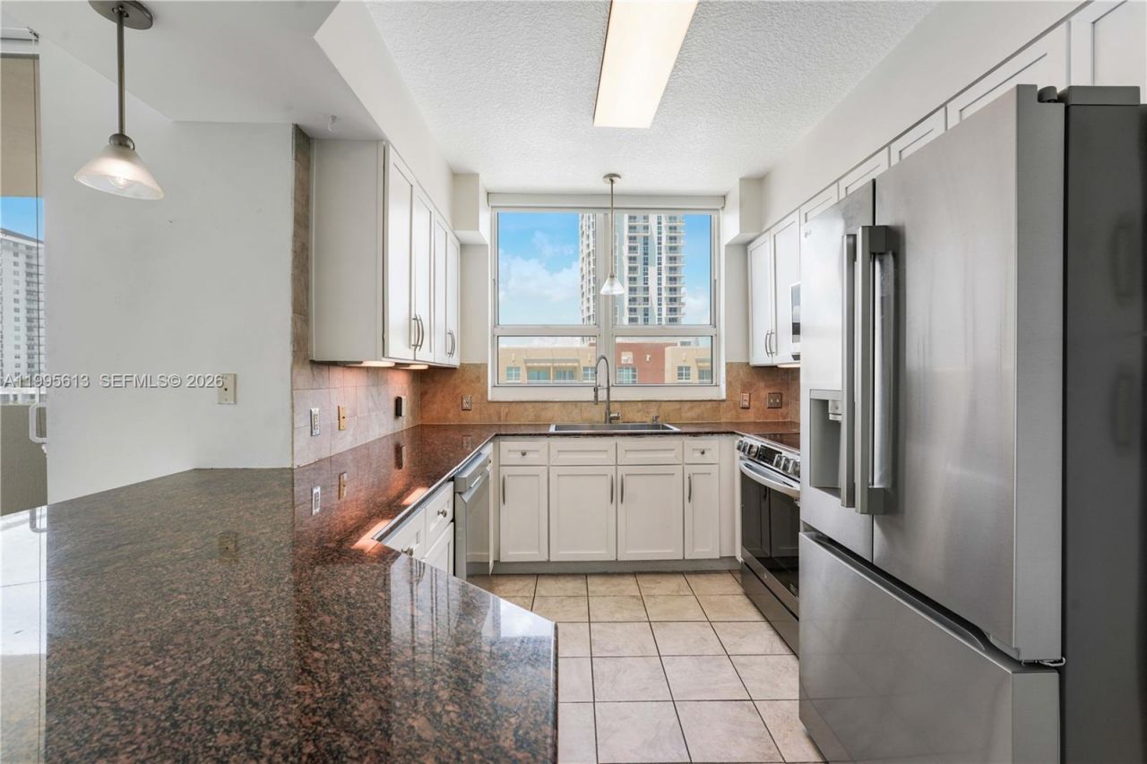 2000 N Bayshore Dr , Unit 702, Miami, FL 33137 Photo