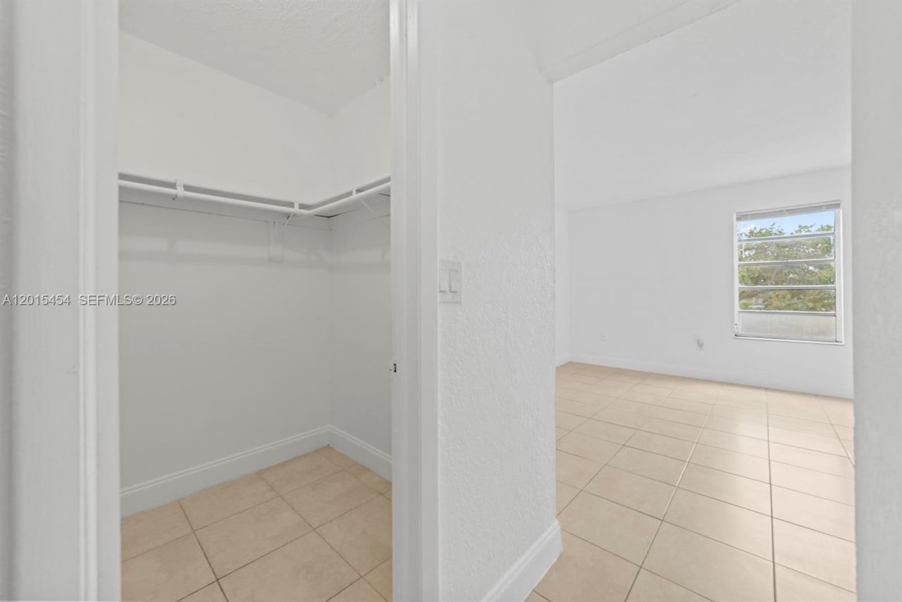 525 W 69th St , Unit 306, Hialeah, FL 33014 Photo