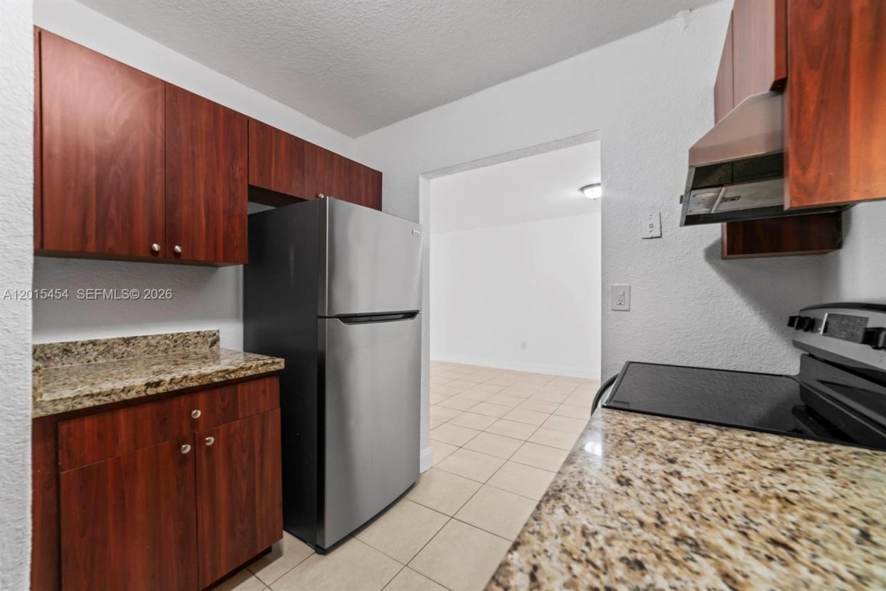 525 W 69th St , Unit 306, Hialeah, FL 33014 Photo