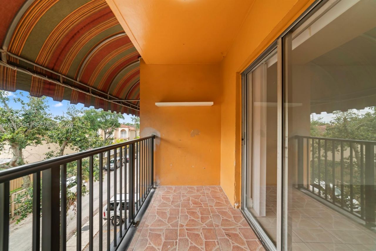 525 W 69th St , Unit 306, Hialeah, FL 33014 Photo