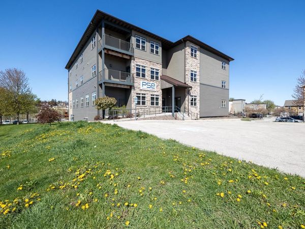 122 Wisconsin STREET, West Bend, WI 53095