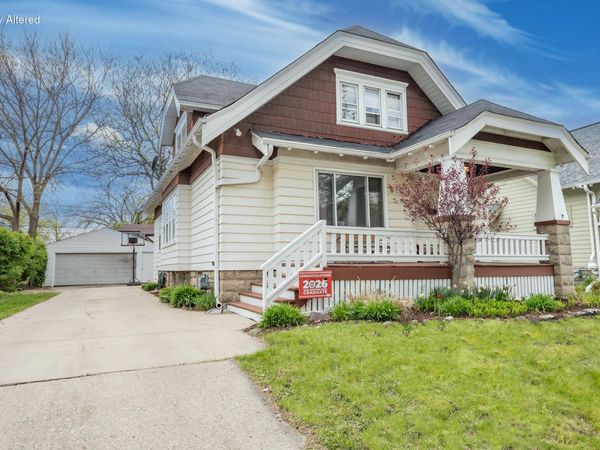 2171 N 61st St, Wauwatosa, WI 53213