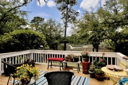 1529 Strathmore Lane photo 4