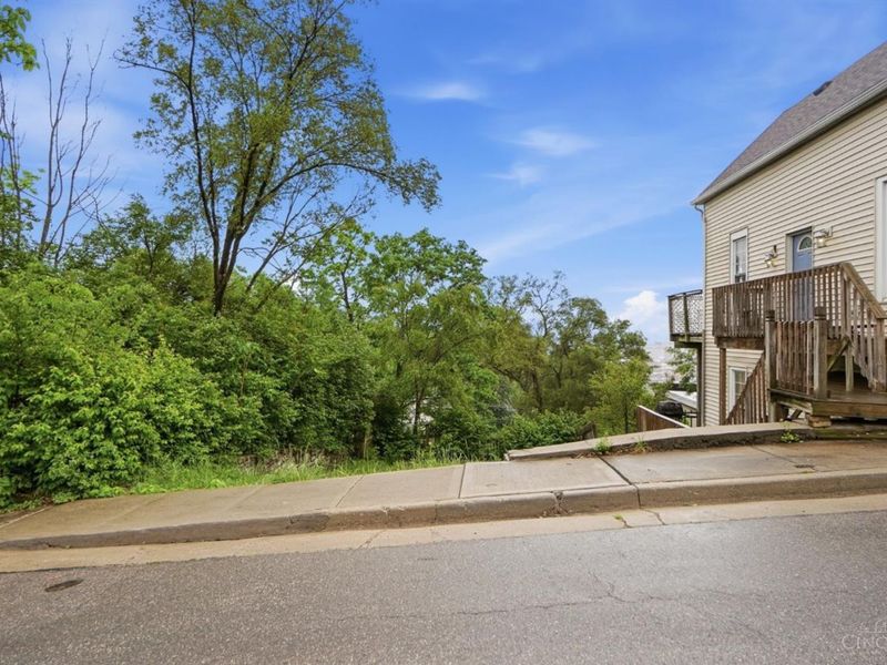 17 Estelle Street, Cincinnati, OH 45219 Photo 12