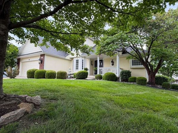 500 Bayview Drive, Raymore, MO 64083