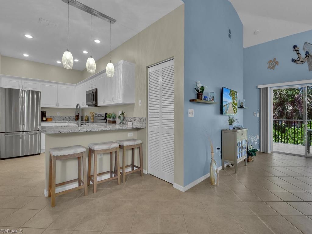 15495 Bellamar Cir, Unit 2222, Fort Myers, FL 33908 Photo