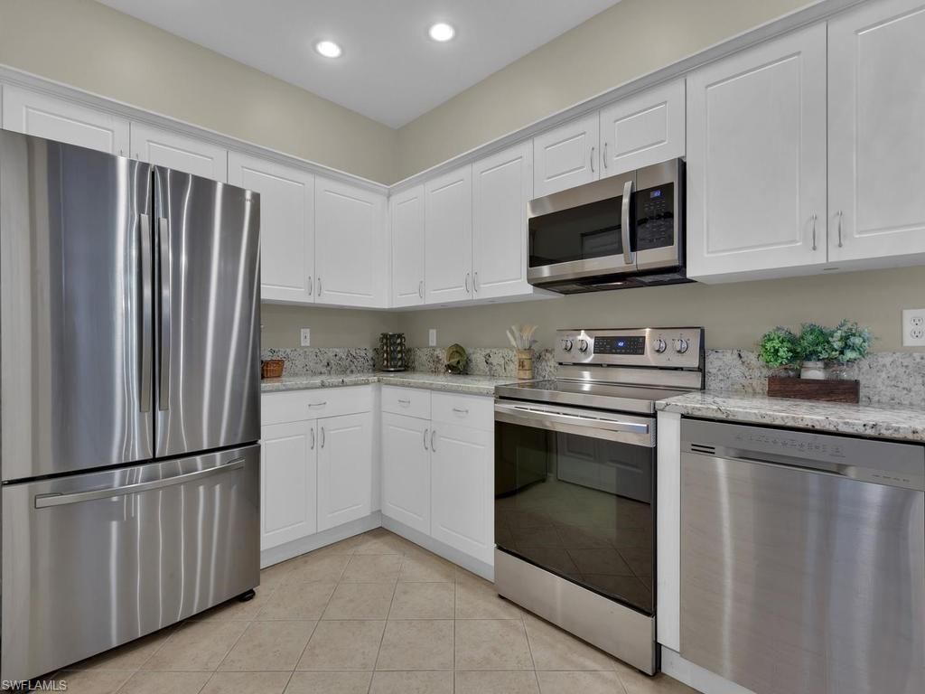 15495 Bellamar Cir, Unit 2222, Fort Myers, FL 33908 Photo