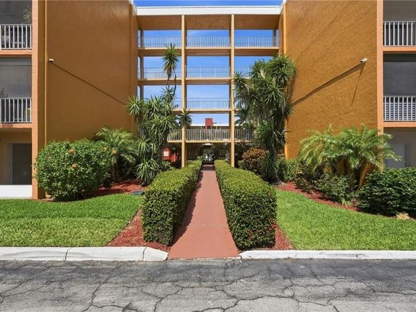 2366 E Mall DR, Unit 403, FORT MYERS, FL 33901