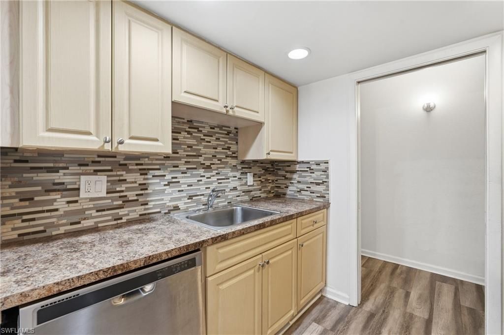 2366 E Mall Dr, Unit 403, Fort Myers, FL 33901 Photo
