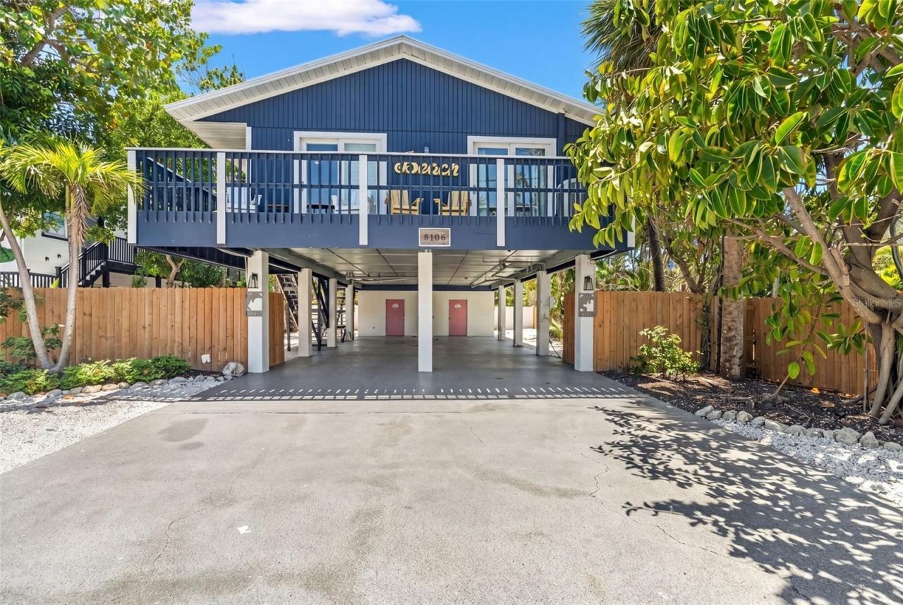 8106 Gulf Drive, Holmes Beach, FL 34217 Photo