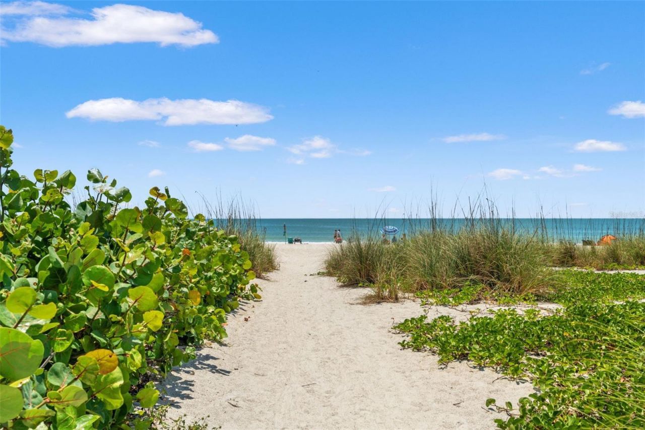 8106 Gulf Drive, Holmes Beach, FL 34217 Photo