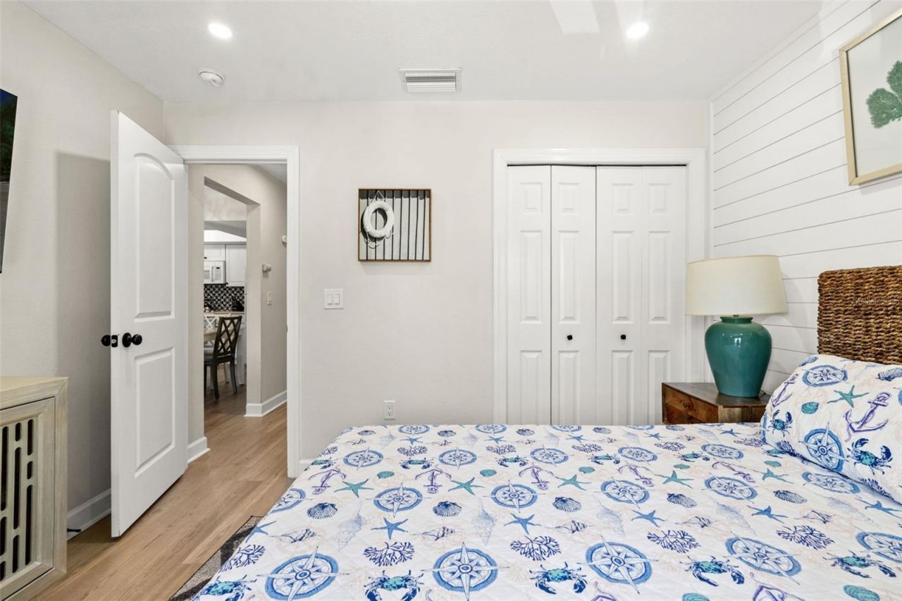 8106 Gulf Drive, Holmes Beach, FL 34217 Photo